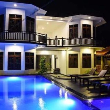 Ocean Glory Hotel Negombo Esterno foto